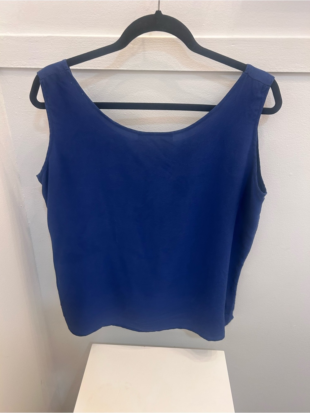 BOB MACKIE Wearable Art 100% Silk Royal Blue Sleeveless Shell Top vintage 90s - Picture 6 of 6